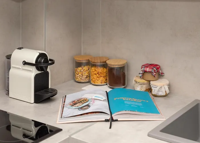 Apartment Ecru Spacious Modern With Skyline View Wwa13 *