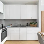 Ecru Spacious Modern With Skyline View Wwa13 *